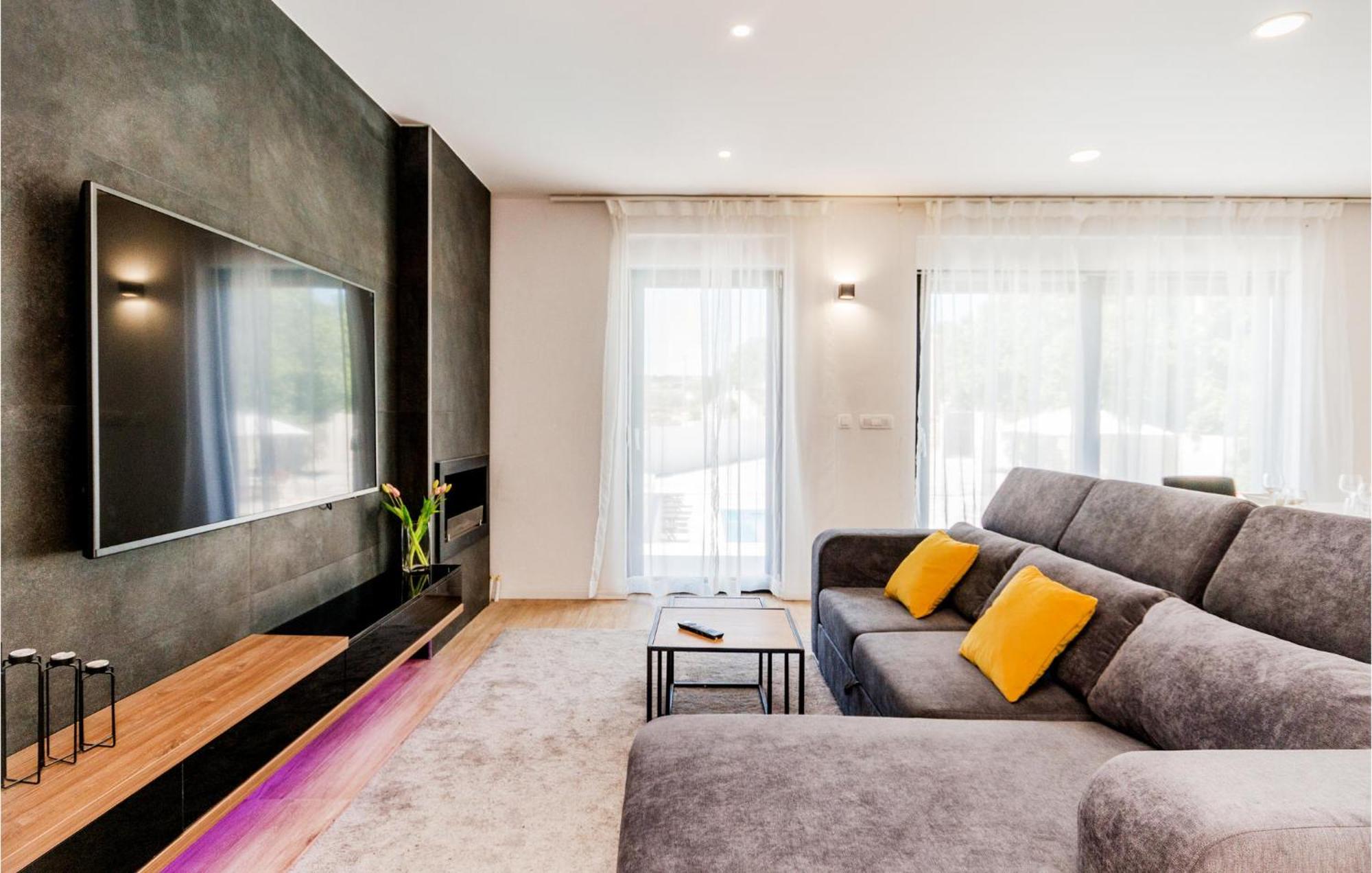 3 Bedroom Beautiful Home In Rastane Donje Donje Rastane Экстерьер фото