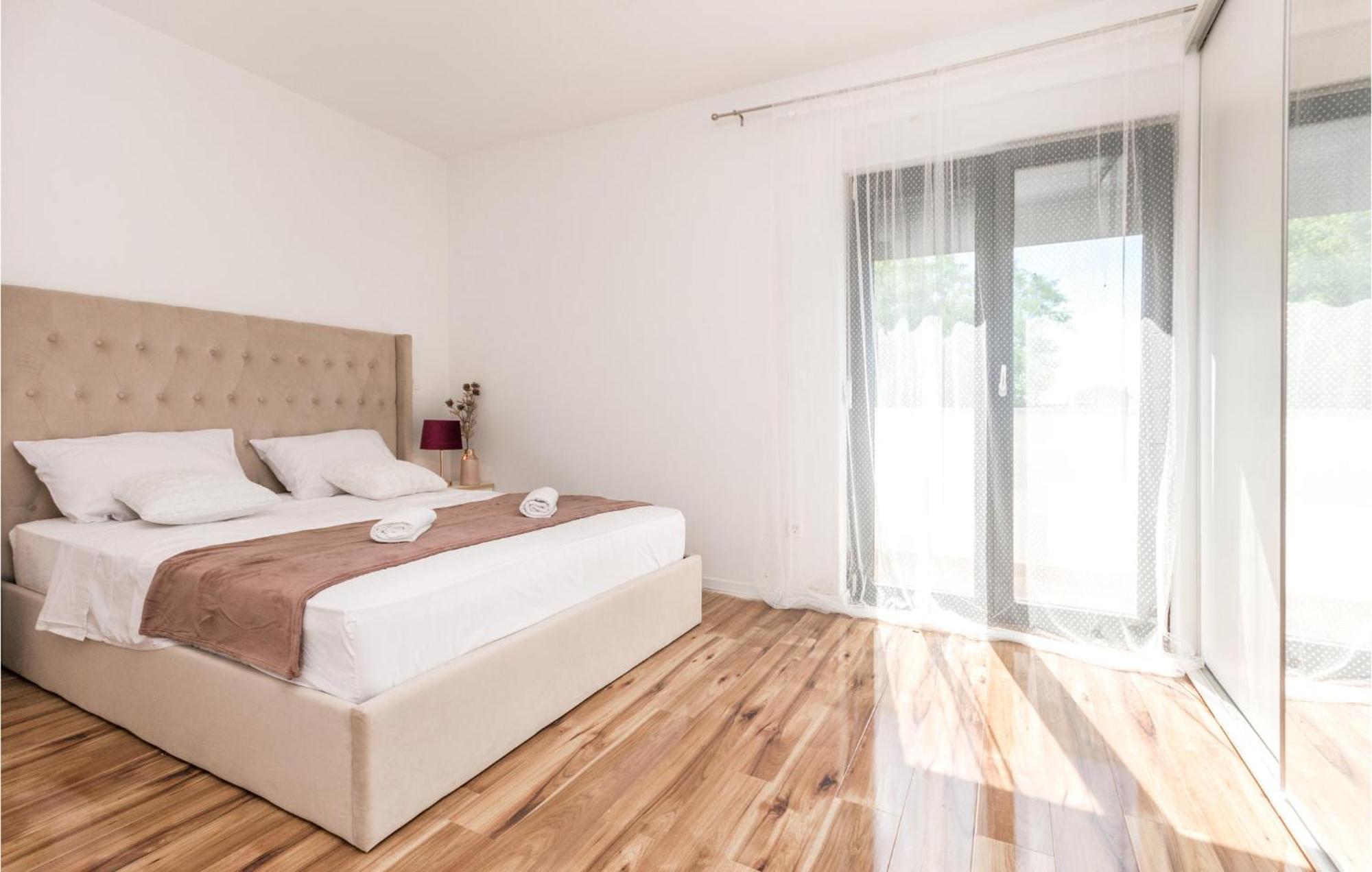 3 Bedroom Beautiful Home In Rastane Donje Donje Rastane Экстерьер фото
