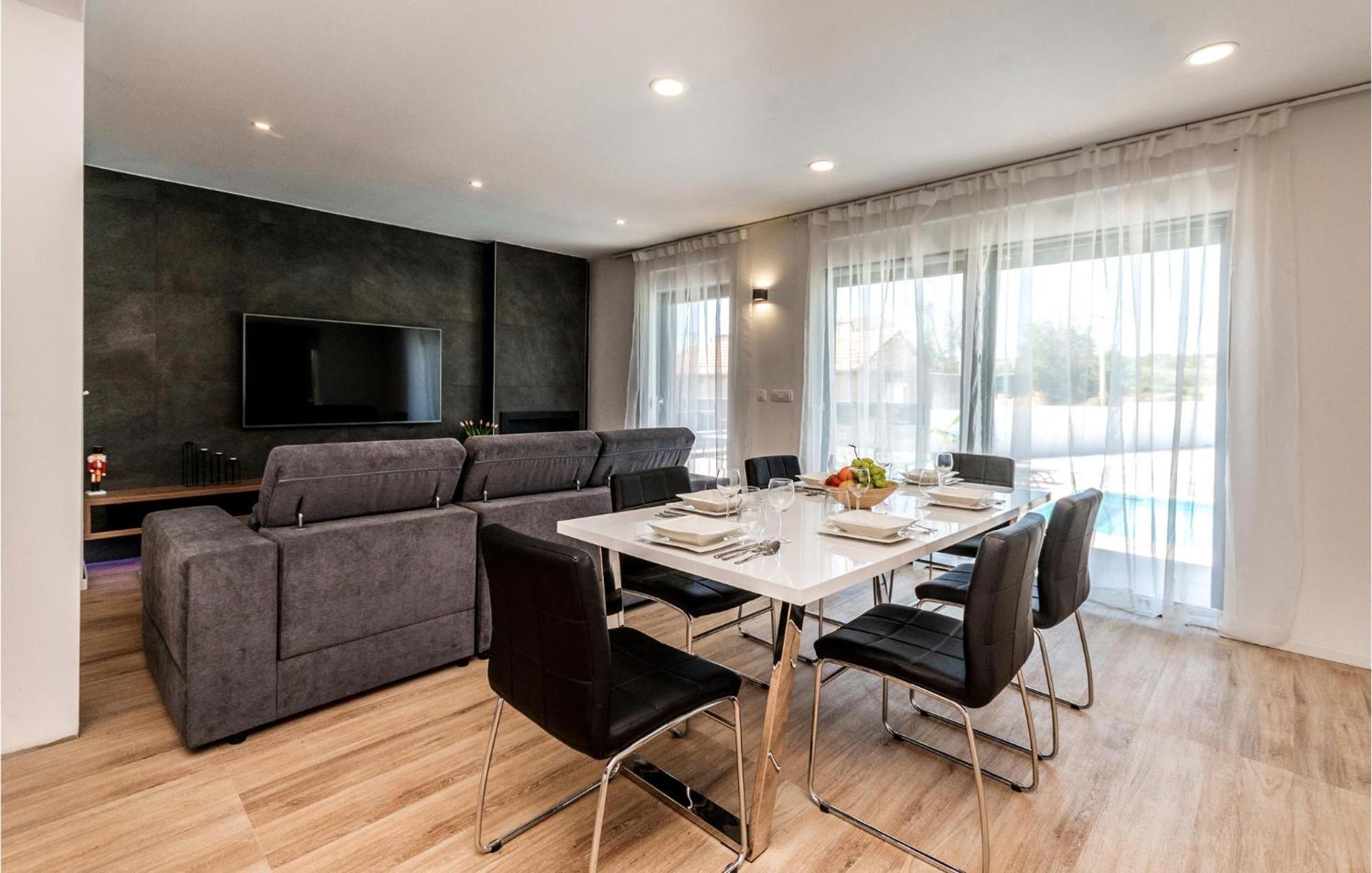 3 Bedroom Beautiful Home In Rastane Donje Donje Rastane Экстерьер фото